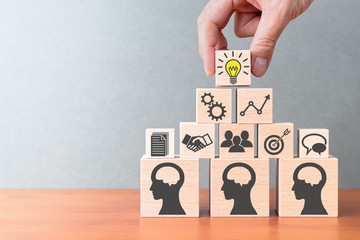 年满70的老人可以办理深圳居住证吗