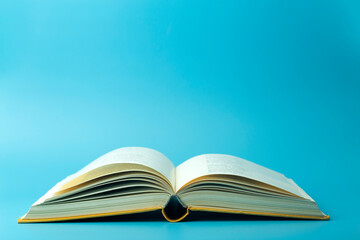 沉木放在鱼缸里水发黄怎么办