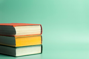 沉木放在鱼缸里水发黄怎么办