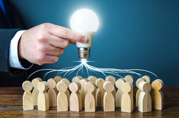 沉木放在鱼缸里水发黄怎么办