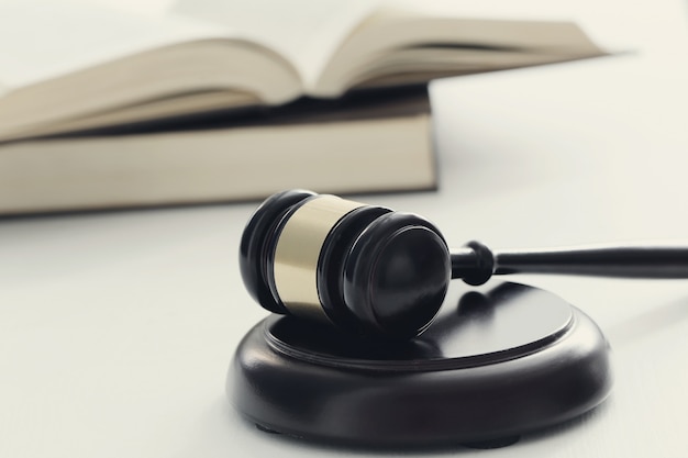 公积金缴纳基数和工资有关系吗