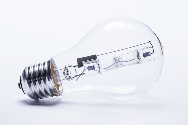 公积金缴纳基数和工资有关系吗