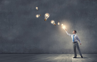 沉木放在鱼缸里水发黄怎么办